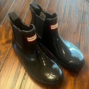 Hunter Shiny Black Ankle Boots